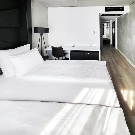 Отель Dormero 4*
